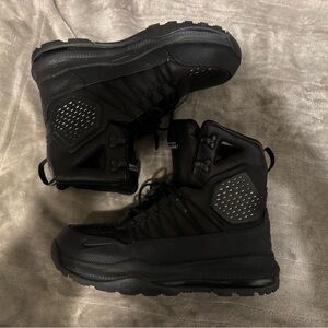 Size 11 Nike super dome boots